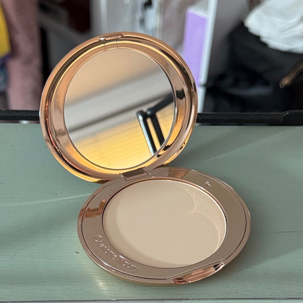 Charlotte Tilbury $48msrp 1 Fair Airbrush Flawless Finish Micro Powder - Picture 5 of 6